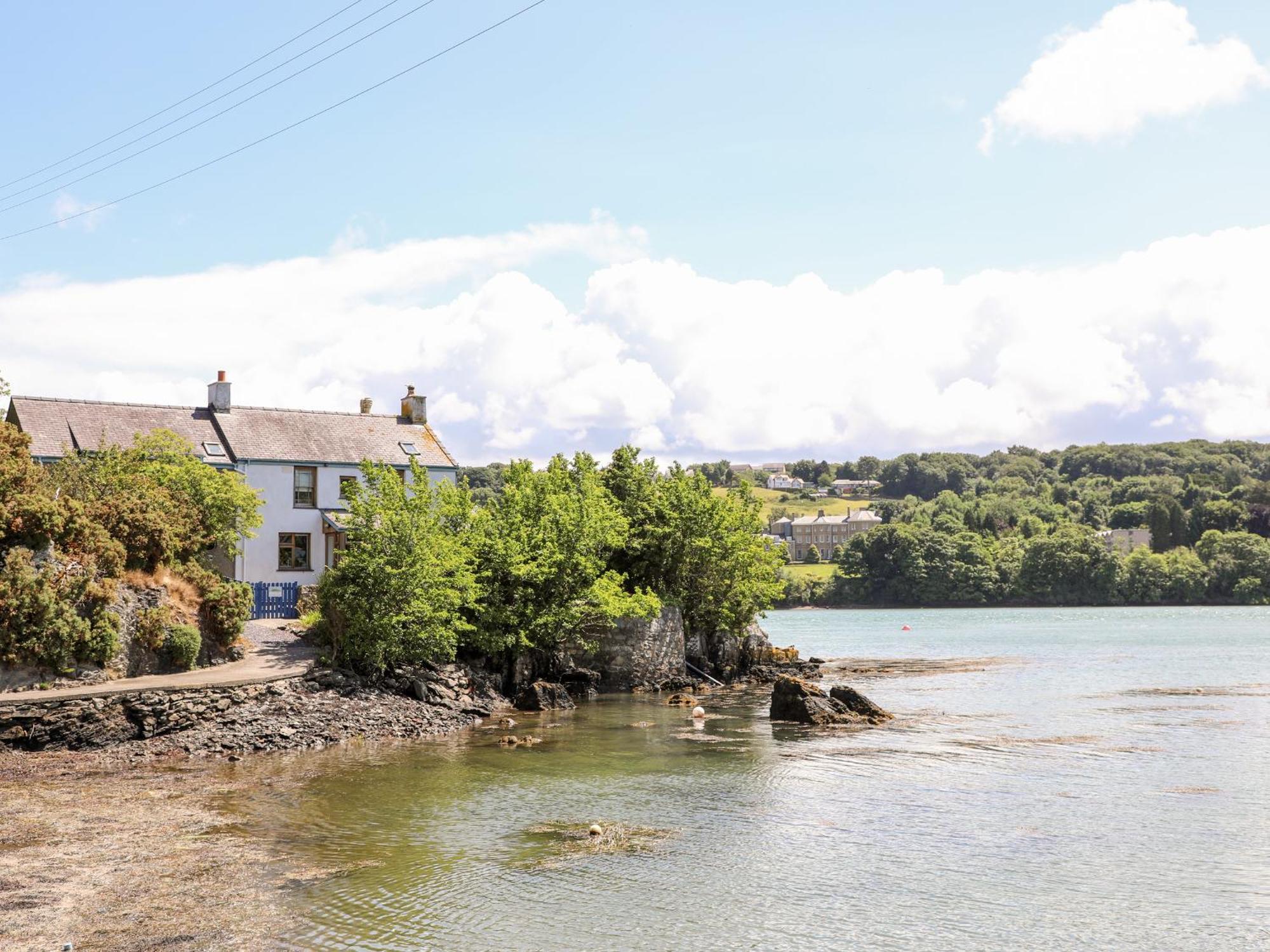 Ynys Faelog Cottage Menai Bridge Exterior photo