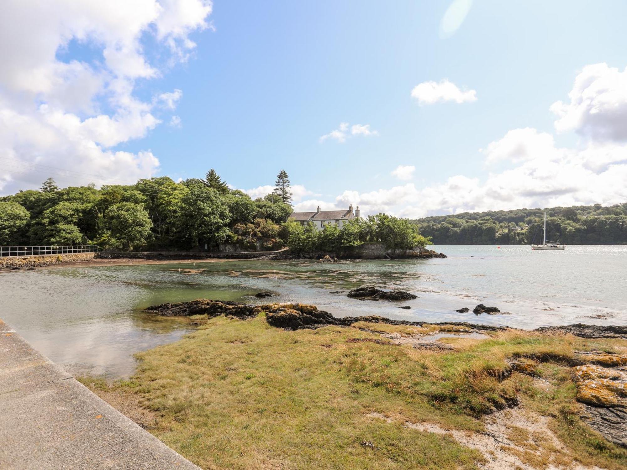 Ynys Faelog Cottage Menai Bridge Exterior photo