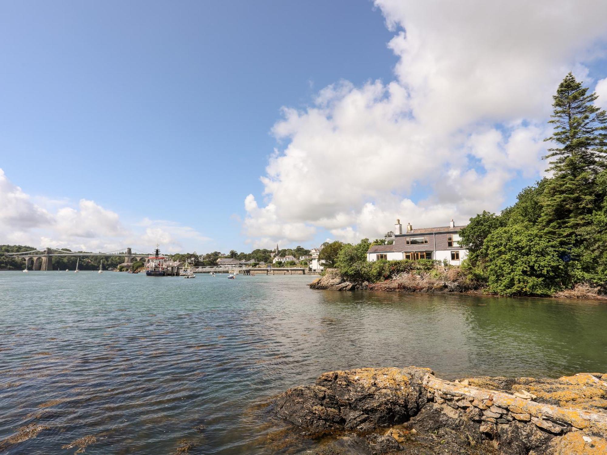 Ynys Faelog Cottage Menai Bridge Exterior photo